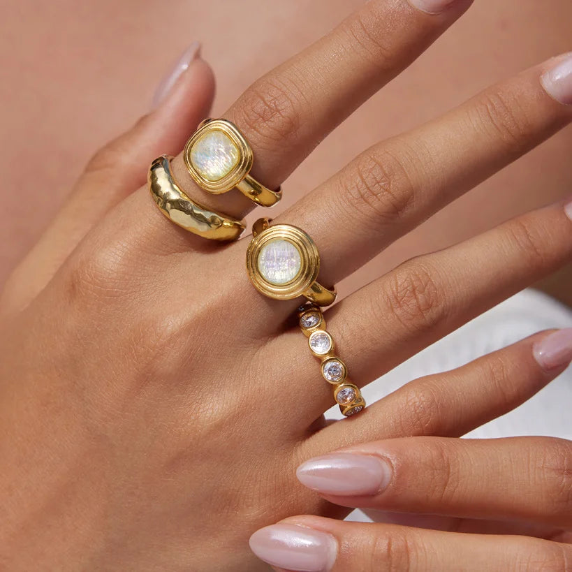 Vintage Concentric Shell Bezel Ring — view 2