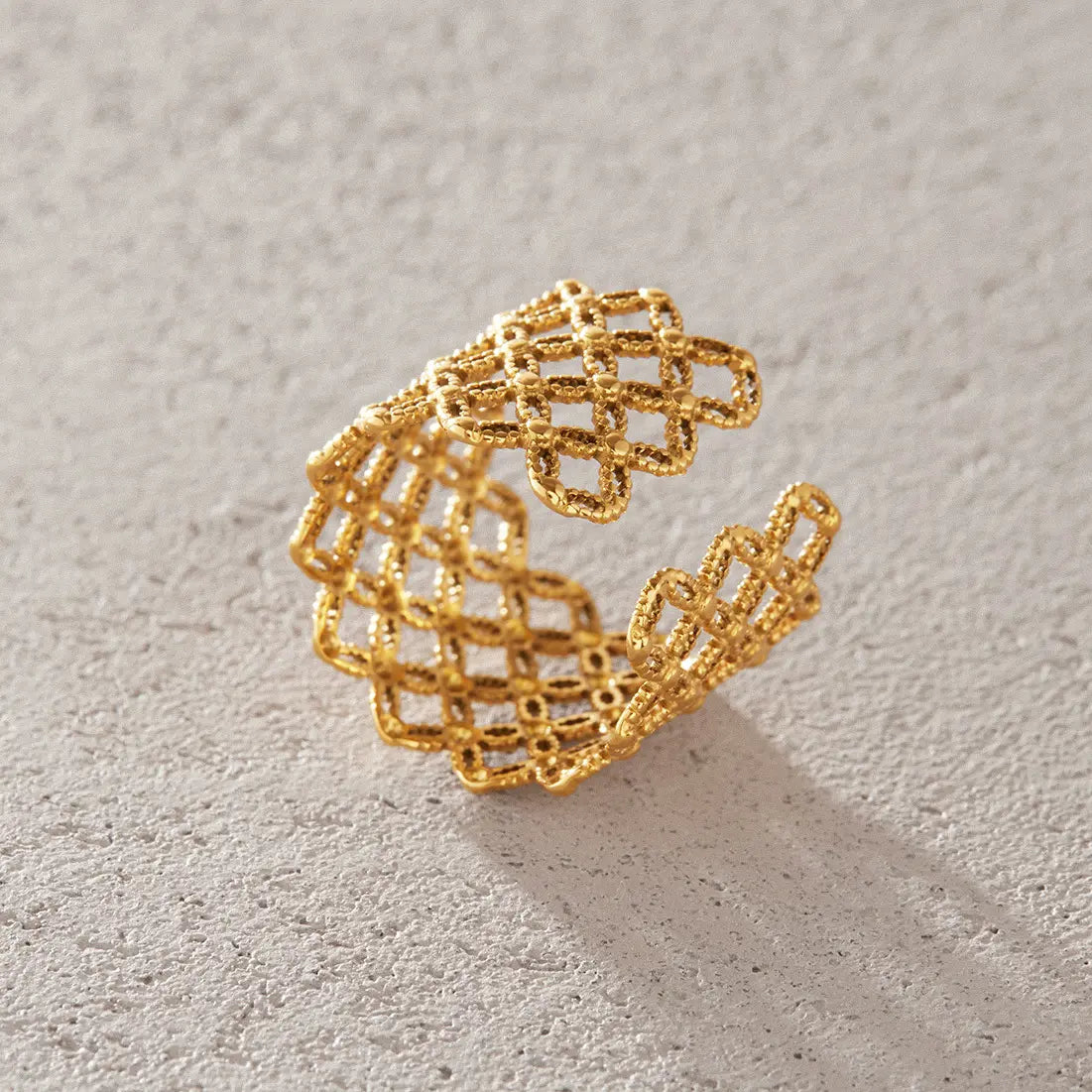 Vintage Interlocking Chain Link Ring — view 3