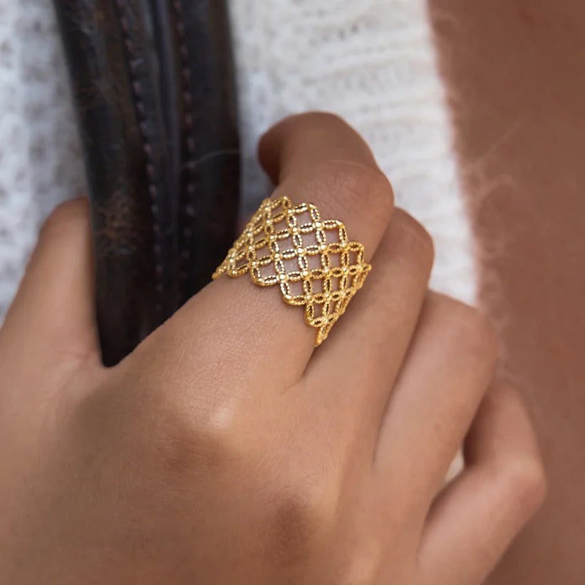 Vintage Interlocking Chain Link Ring — view 2