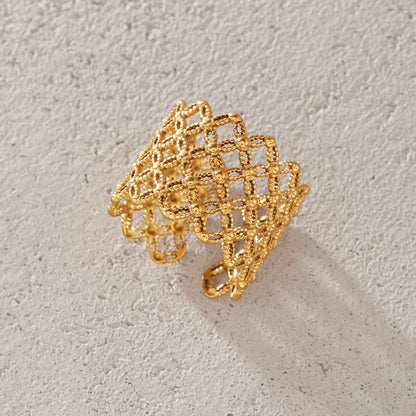 Vintage Interlocking Chain Link Ring