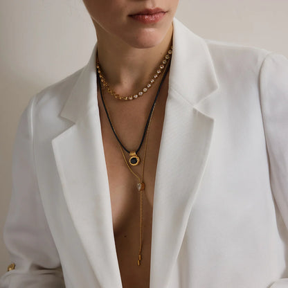 Round Vintage Pendant Necklace — view 3
