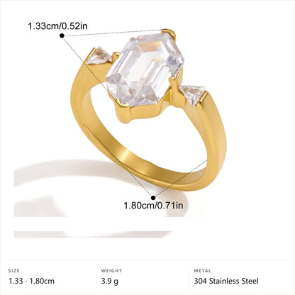 Emerald Cut Trilogy Ring — Emerald Cut Trilogy Ring 7 · Gol · 7